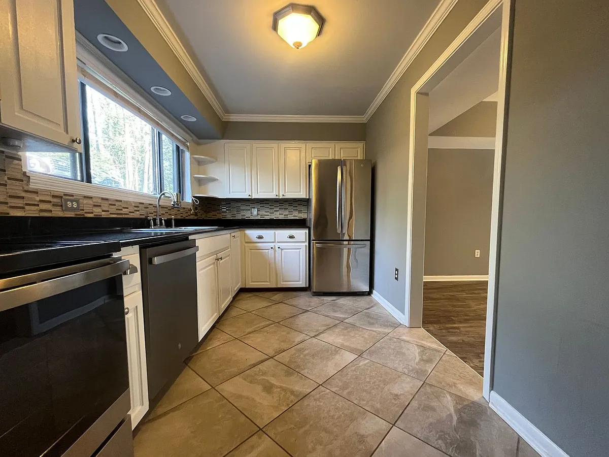 Building Photo - 82 Briarview Cir
