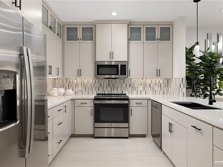 225 Canary Ave — Photo 6