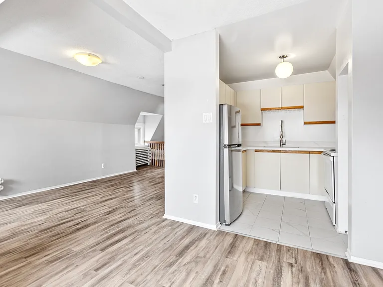 457 Somerset St W #3 — Photo 18