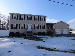 33 Bowdoin Dr, Brewer, ME 04412