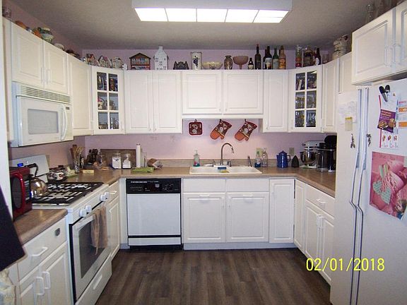 5th image of 305 Pine St