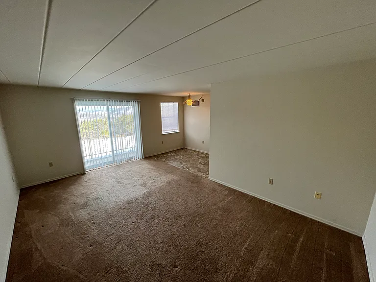 Cresap Knolls — Photo 27