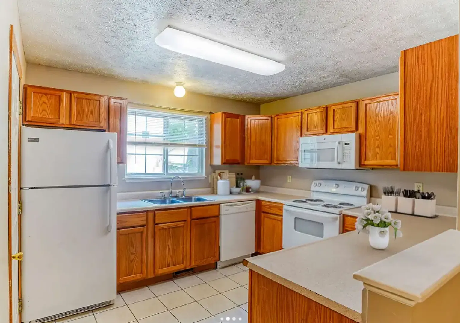 2196 SR 26 West — Photo 4