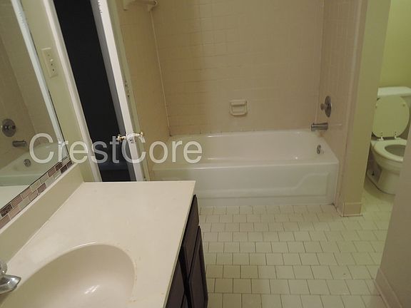 2nd image of 5548 Blossom Ln