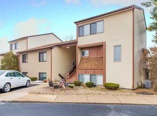 6558 N Allen Rd, Peoria, IL 61614