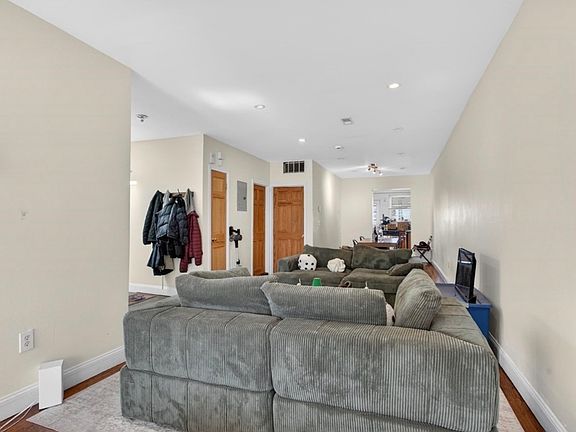 3rd image of 7 Chesterton St #3