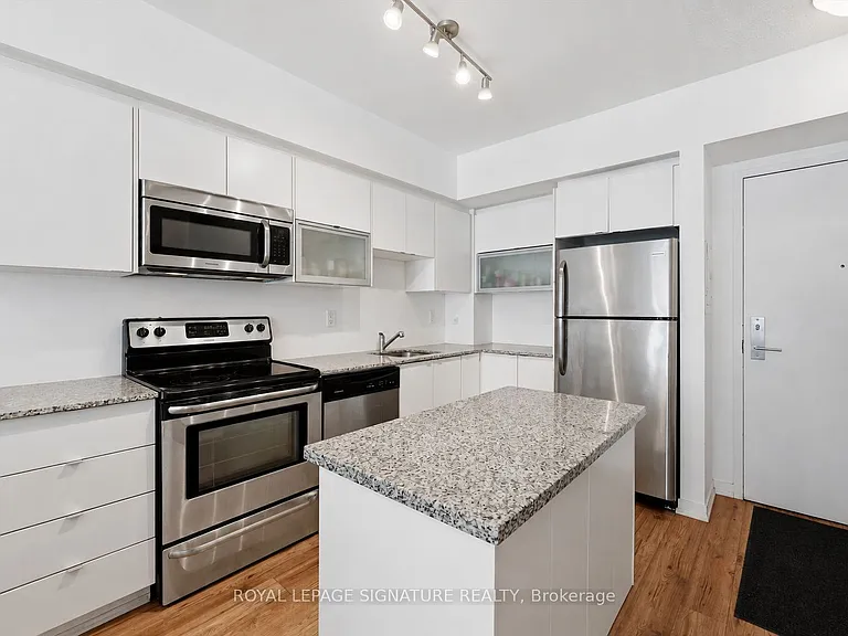59 E Liberty St #905 — Photo 4