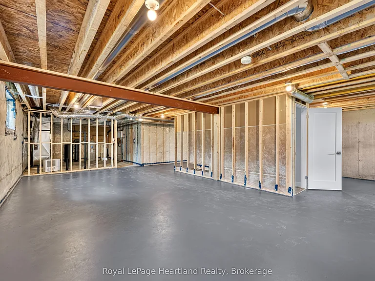 23 Silver Creek Rd — Photo 38