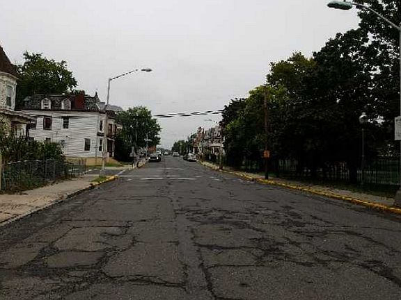 5th image of 81 N Day St #11