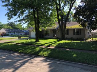 802 Oakcrest Dr, Champaign, IL 61821