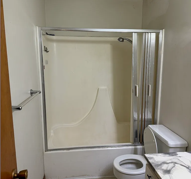 Bathroom. Shower/tub combo.