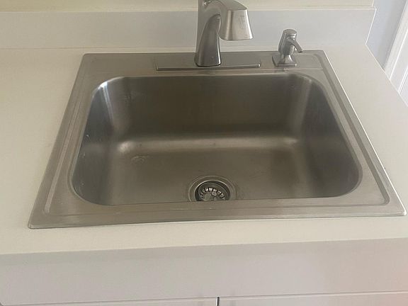 4th image of 2330 Larkin St #32