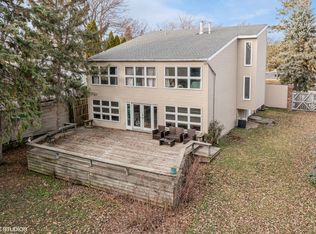 2343 Old Glenview Rd, Wilmette, IL 60091