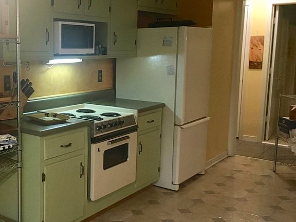 3rd image of 10062 Haleys Hollow Ct