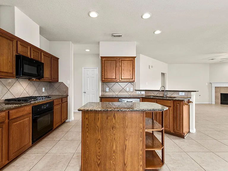 7710 Trail Holw — Photo 20