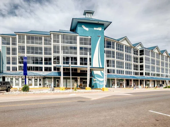5100 Lakeshore Dr #508, Sylvan Lake, AB T4S 2L7