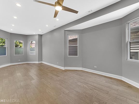 1st floor living / dining area