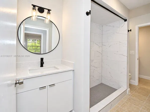 1237 SW 46th Ave APT 813, Pompano Beach, FL 33069