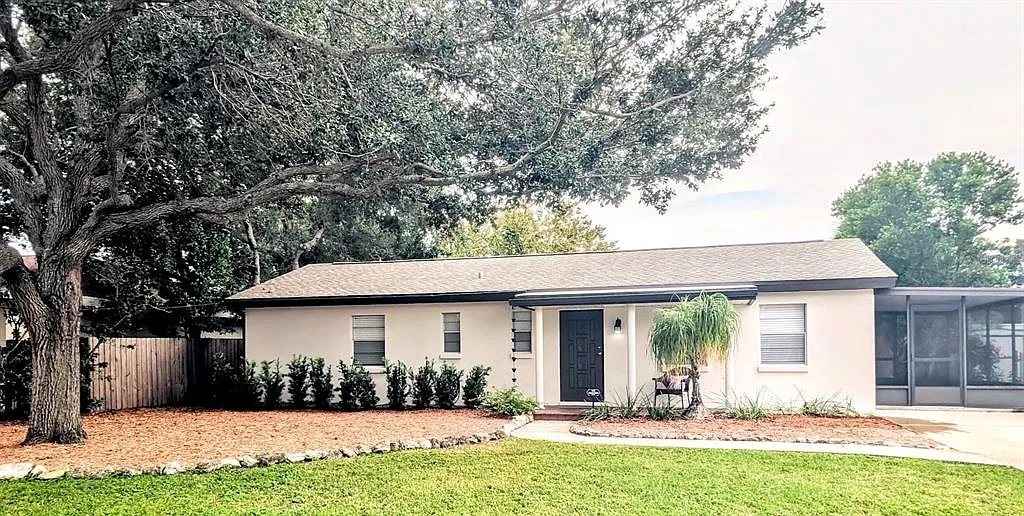 3 bed, 2.0 bath, 1639 sqft, $2,775 — Photo 1