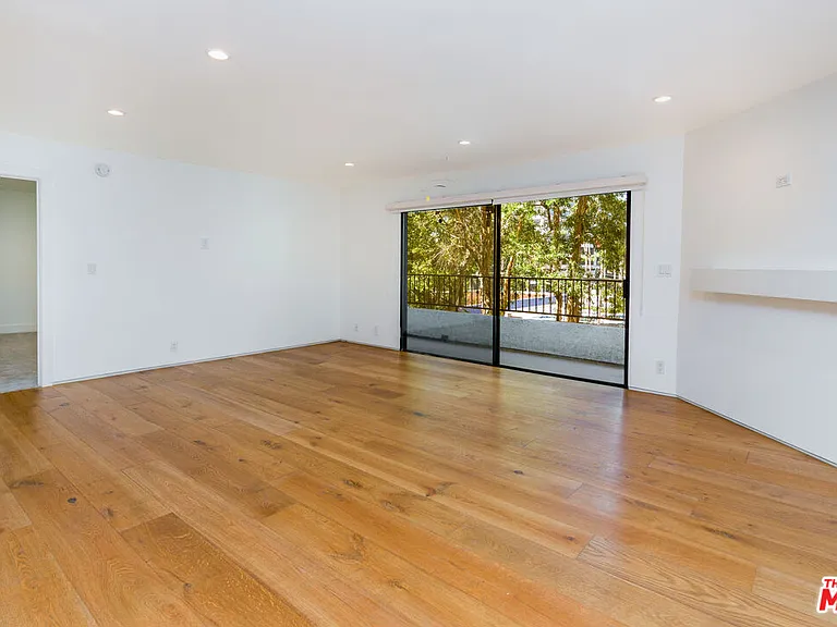 1633 S Bentley Ave #203 — Photo 4