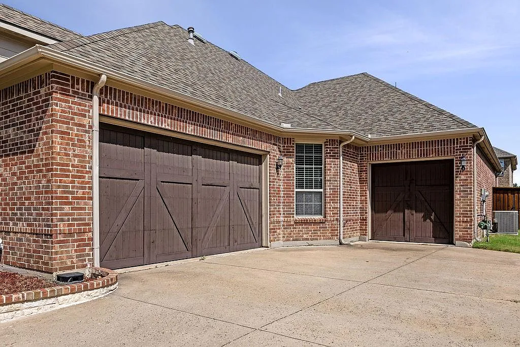4 bed, 2657 sqft, $3,500 — Photo 2