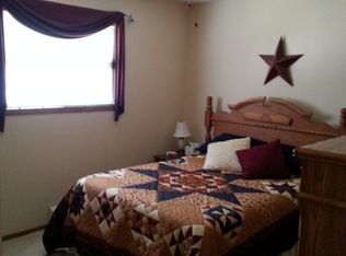 1508 Sunset Blvd, Minot, ND 58703