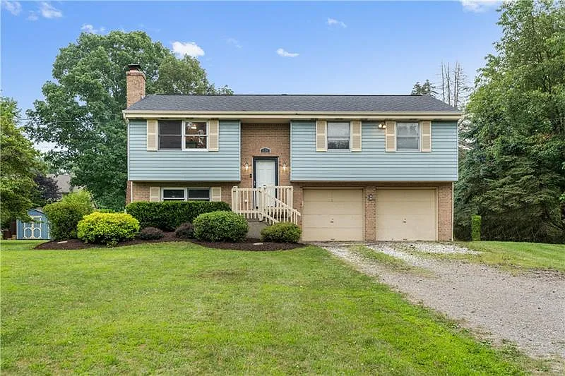 111 Clover Rd photo 1