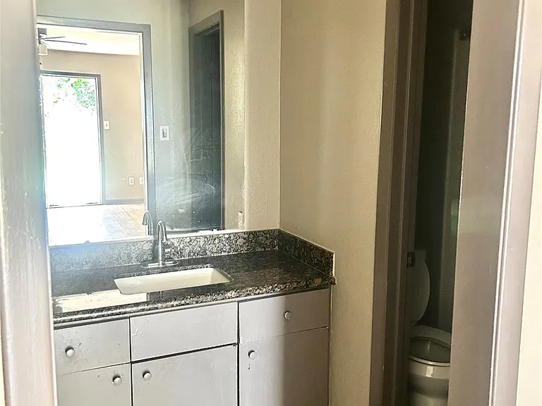 11718 Zarroll Dr — Photo 8
