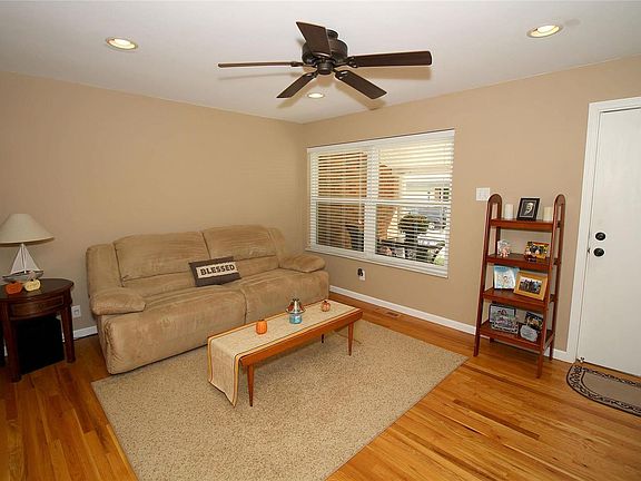 2nd image of 3349 Ringfield Dr