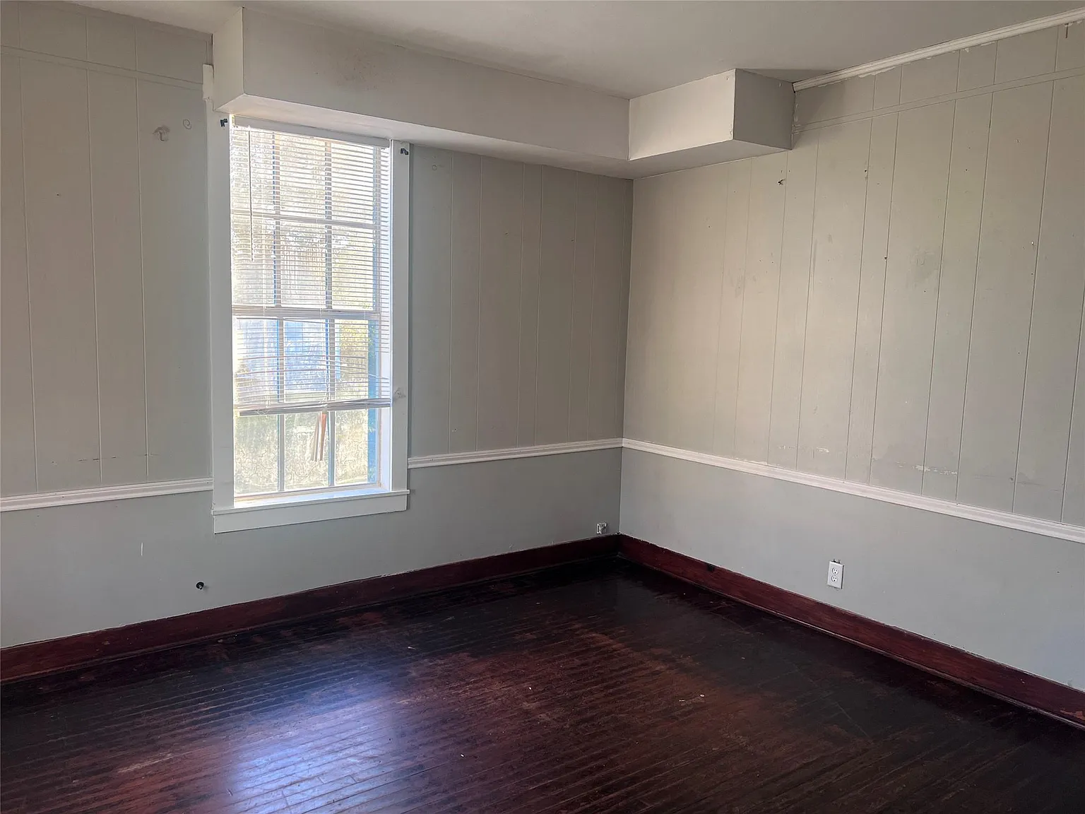 3 bed, 1.0 bath, 1272 sqft, $1,100 — Photo 4
