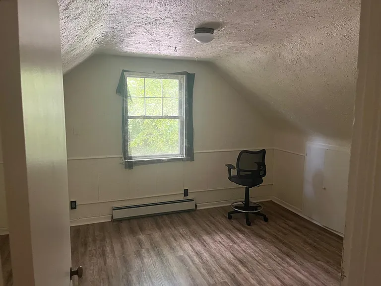5 Celeste Dr #5 — Photo 4