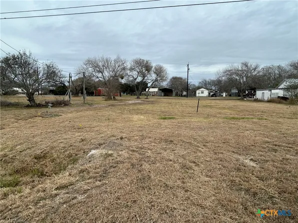 508 W Dallas Ave, Seadrift, TX 77983