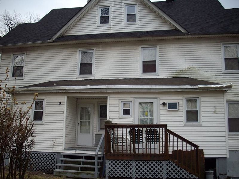 2nd image of 411-415 Spruce St.