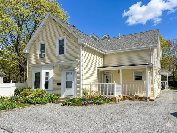 1084 Chestnut St #1, Newton, MA 02464