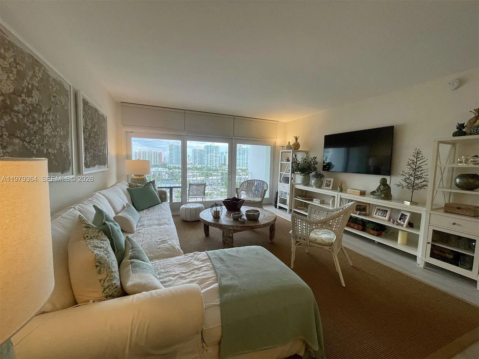Arlen House West Condo — Photo 4
