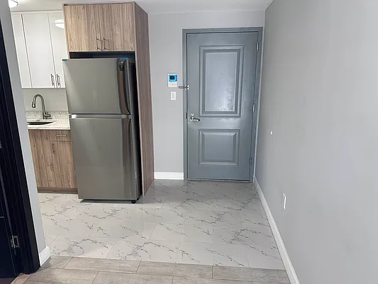 Rented by E Realty International Corp | media 8