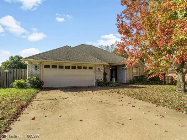 599 N Rocky Xing, Fayetteville, AR 72704