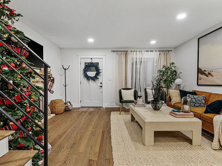 9850 Erie St #9850 — Photo 3