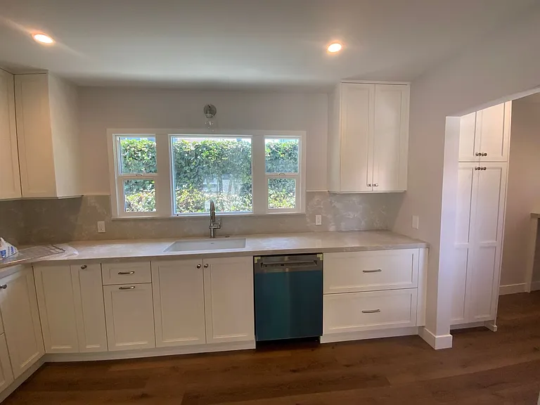 1930 Ruhland Ave — Photo 1