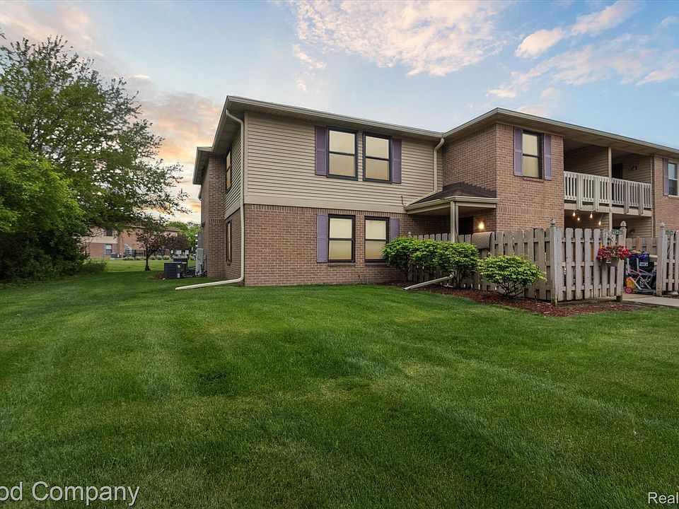 1st image of 61228 Greenwood Dr #64