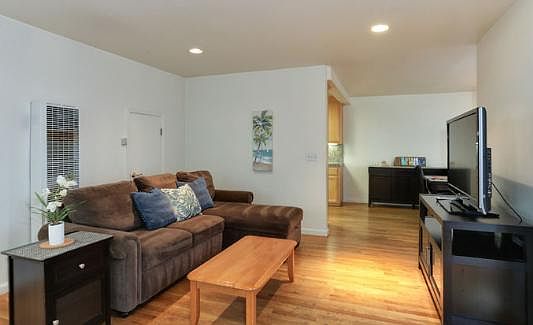 2nd image of 215 San Jose Ave APT B