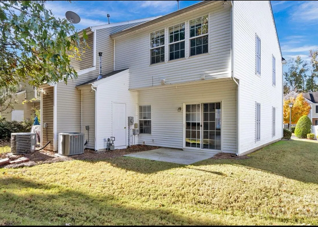 6650 Rothchild Dr — Photo 2