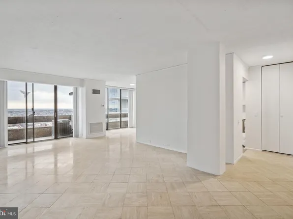 1326 Spruce St APT 3006, Philadelphia, PA 19107