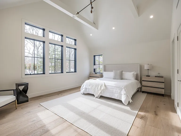 33 Harbor View Dr — Photo 17