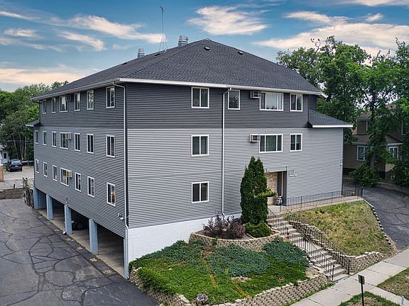 2nd image of 1021 6th Ave S APT 202