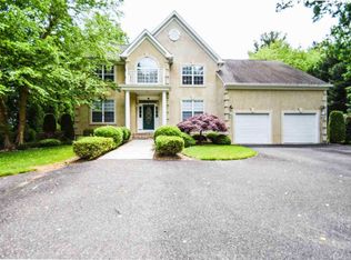 1059 McClain Dr, Vineland, NJ 08361