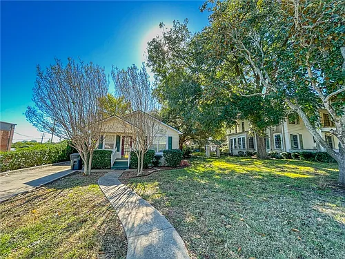 307 W Buck St Photo 1 307 W Buck St Photo 1