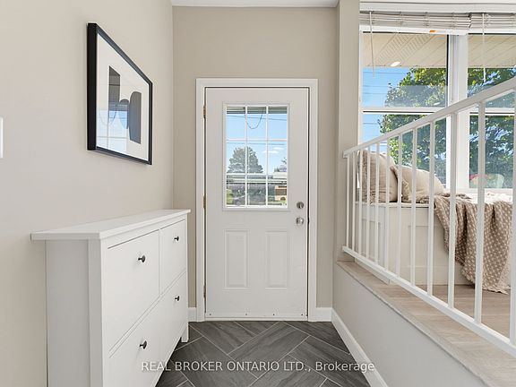 4th image of 300 Westmount Rd E