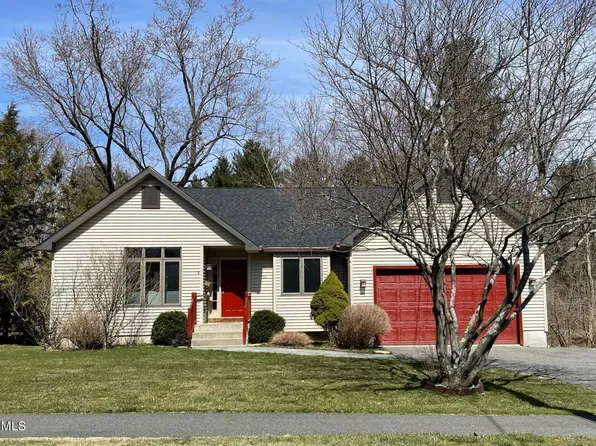 190 Summer St, Lee, MA 01238