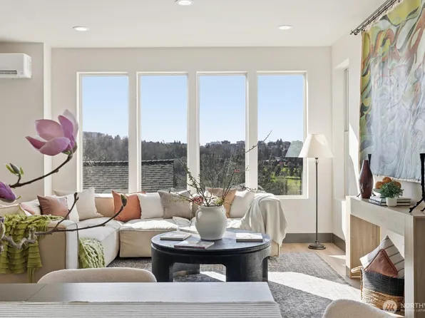 4584 22nd Avenue SW #A, Seattle, WA 98106